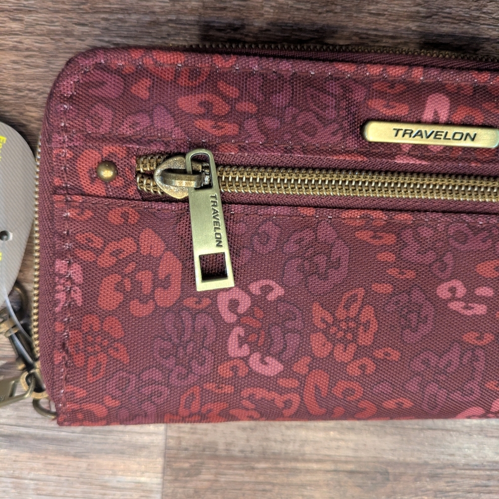NWT Travelon Wallet Wristlet Purse Safe ID RFID Blocking Burgundy Floral - Picture 11 of 14